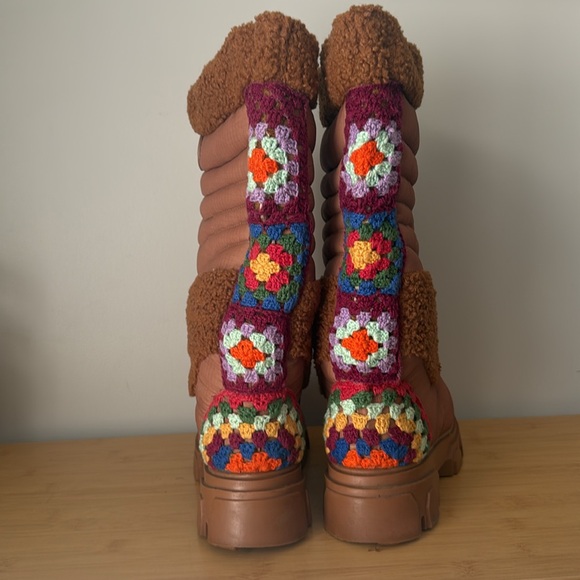 Farm Rio Appliquéd Crochet And Faux Shearling-trimmed Padded Shell Boots size 9 - Picture 8 of 12